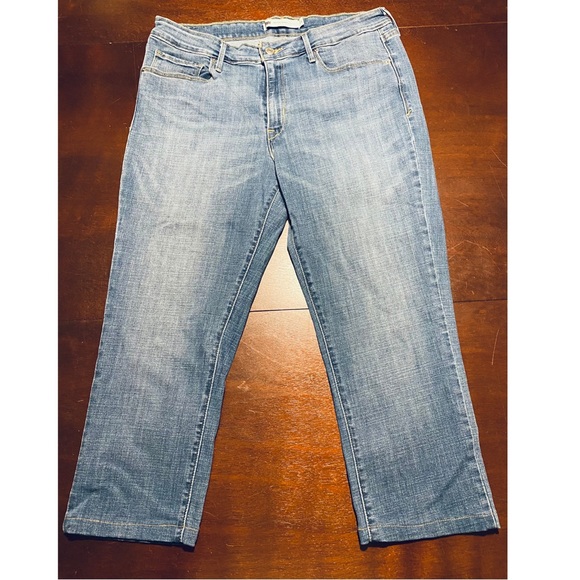 Levi's Denim - Levi’s Mid Rise Skinny Cropped Jeans Size 14 measures 32x22